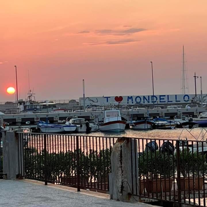 Terrazza Mare Mondello Apartment Палермо Екстериор снимка
